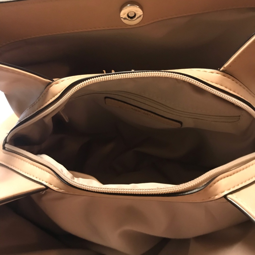 Purse - Picture 3 of 4